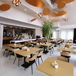 Hotel Junior