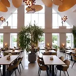 Hotel Junior