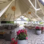 Hotel Junior